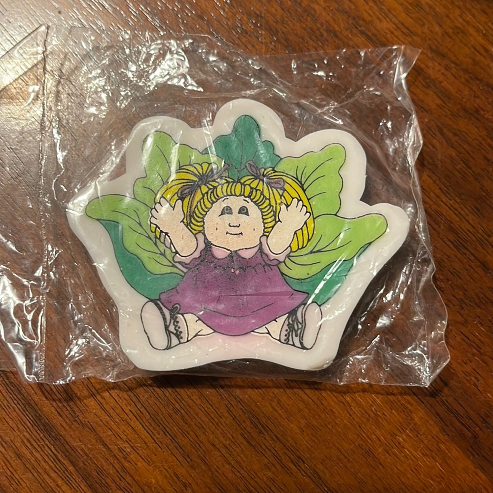 VINTAGE NEVER USED 1983 CABBAGE PATCH KIDS ERASER - COLLECTIBLE!